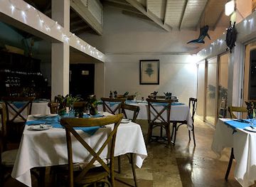 saint-vincent-and-the-grenadines/barrouallie/restaurant/the-loft-restaurant-and-bar