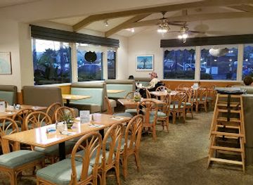 california/santa-barbara/santa-barbara-waterfront/restaurant/breakwater-restaurant