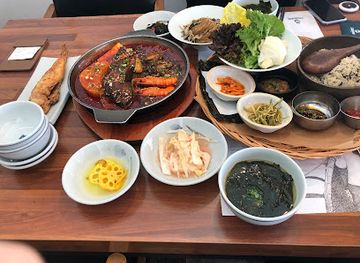 south-korea/jeju-city/restaurant/gozip-dol-wooluck-jungmun