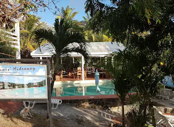 Denis’ Hideaway Bar and Restaurant