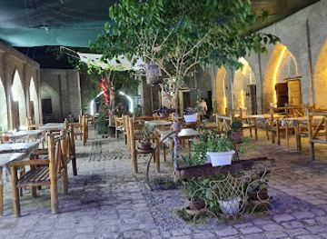 uzbekistan/bukhara/restaurant/art