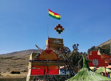 bolivia/lake-titicaca/restaurant/isla-flotante-kala-kota