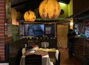 guatemala/panajachel/restaurant/ricassoli-pizza-steak-house