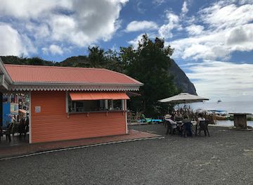 saint-lucia/tet-paul-scenic-trail/restaurant/island-chef