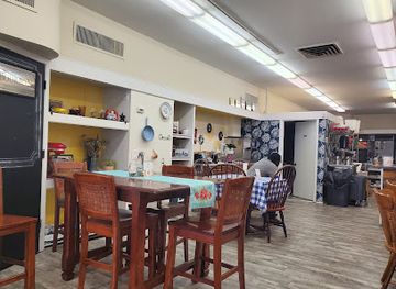 illinois/metro-east/restaurant/clara-b-s-kitchen-table