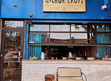 alabama/lake-tuscaloosa/restaurant/anchor-drops-tiki-bar-and-kitchen