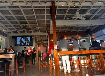 the-bahamas/new-providence/restaurant/up-in-smoke-smokehouse