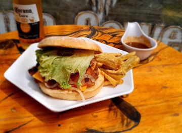 colombia/santa-marta/taganga/restaurant/ambos-mundos-restaurant