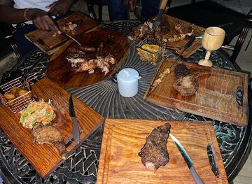 burkina-faso/north/restaurant/l-art-rouge-restaurant-et-cave-a-vin