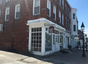 connecticut/litchfield-hills/restaurant/ollie-s-pizza