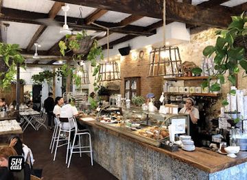 canada/montreal/griffintown/restaurant/maman