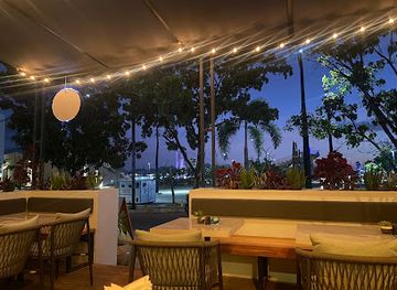 indonesia/east-nusa-tenggara/restaurant/copper-bonnet-bistro-bar