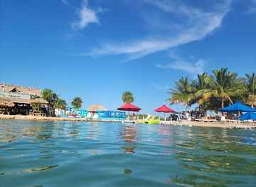 belize/glover-s-reef-atoll/restaurant/secret-beach-belize