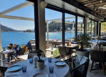 montenegro/perast/restaurant/bocasa-beach-restaurant
