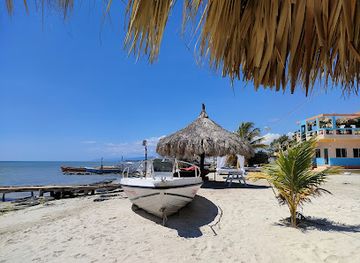 jamaica/south-coast/restaurant/rocky-point-white-sand-beach-seafood-restaurant