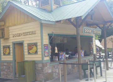 tennessee/dollywood/restaurant/dogs-n-taters