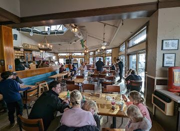 wisconsin/lake-geneva/restaurant/potbelly