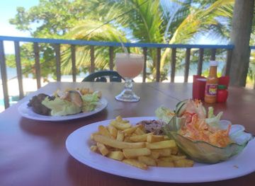 honduras/colon-region/restaurant/marinos-restaurant