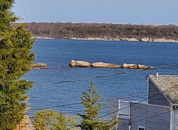 rhode-island/trustom-pond-national-wildlife-refuge/restaurant/twin-willows