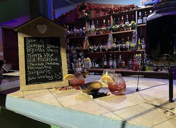 dominica/middleham-falls/restaurant/the-almond-deck