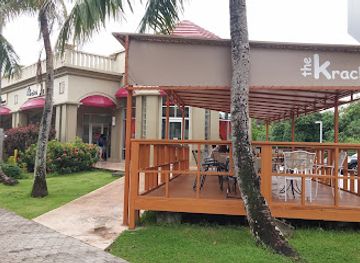 guam/asan-beach-park/restaurant/the-kracked-egg