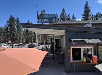 nevada/lake-tahoe-basin/restaurant/sno-flake-drive-in