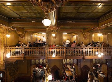 romania/bucharest/old-town/restaurant/caru-cu-bere