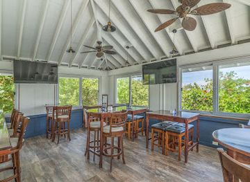 honduras/roatan/restaurant/silversides-restaurant-bar