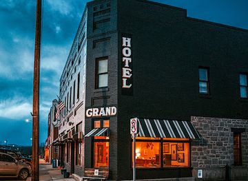The Grand Hotel & Restaurant