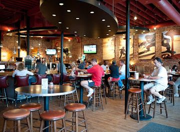 colorado/denver/restaurant/atomic-cowboy-home-of-denver-biscuit-co-fat-sully-s-ny-pizza