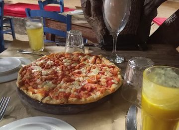 kenya/lamu/restaurant/pizza-o