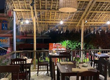 vietnam/hue/restaurant/nha-hang-banh-ganh