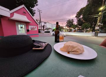 barbados/paynes-bay/restaurant/the-roti-den