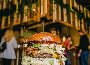 croatia/zagreb/maksimir-park/restaurant/submarine-burger-maksimir