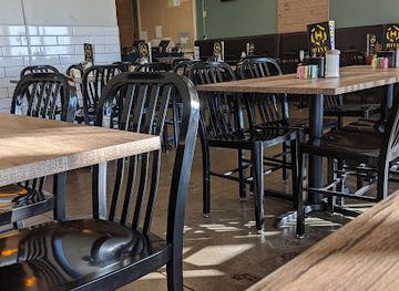 oklahoma/edmond/restaurant/the-hive-eatery-chick-n-things