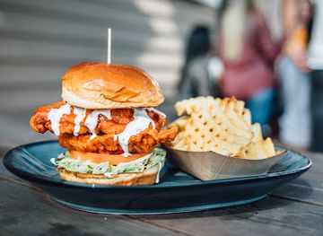 alabama/cahaba-river/restaurant/walk-on-s-sports-bistreaux-stadium-trace-restaurant