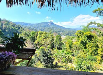 thailand/doi-inthanon/restaurant/hughowfarmstay