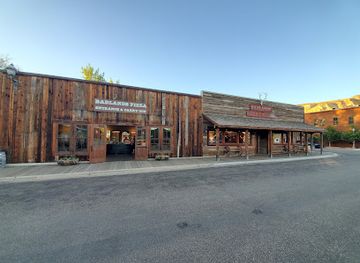 north-dakota/theodore-roosevelt-national-park/restaurant/badlands-pizza-parlor