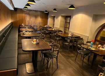 czechia/hradec-kralove/restaurant/potrefena-husa