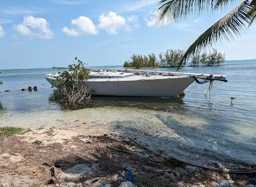 the-bahamas/bimini-islands/restaurant/smitty-s-beach-bar-restaurant