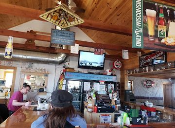 wisconsin/southwest-wisconsin/restaurant/the-midway