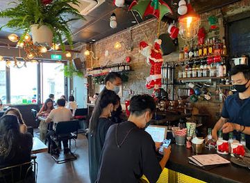 singapore/bugis/restaurant/symmetry