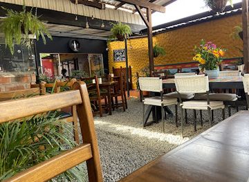 colombia/guatape/restaurant/antonia-restaurante-pizzeria-guatape