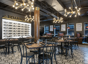illinois/driftless-area/restaurant/the-board-room-libertyville