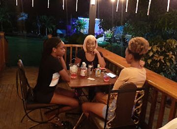 jamaica/middlesex-county/restaurant/willy-s-thatch-roof-cool-out-spot-ltd