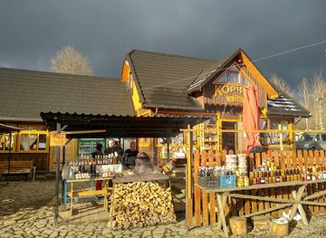 ukraine/skole-beskids/restaurant/korchma-u-zeni