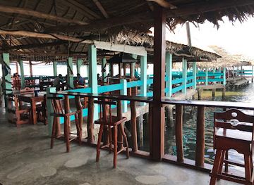 guatemala/puerto-barrios/restaurant/cangrejo-azul