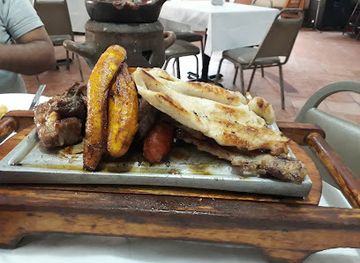 honduras/yoro-region/restaurant/restaurante-la-parrilla