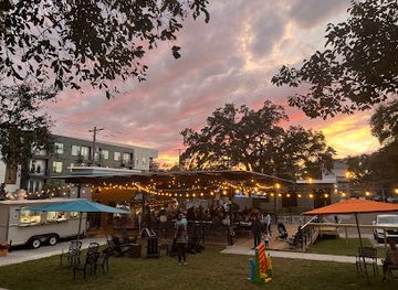 florida/tampa/seminole-heights/restaurant/the-rollin-mullet