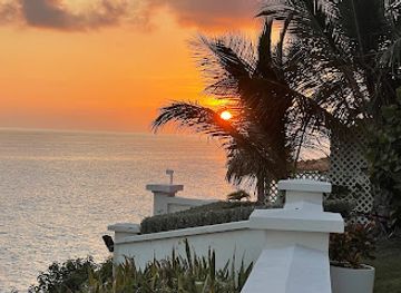 sint-maarten/maho-beach/restaurant/mario-bistrot-at-the-cliff